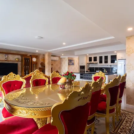 Castle Patong Amazing Private Pool Villa In Great Location Of Patong